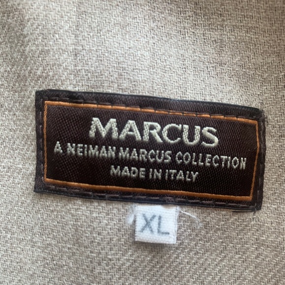 Neiman Marcus “Marcus” collection virgin wool coat - Picture 3 of 4